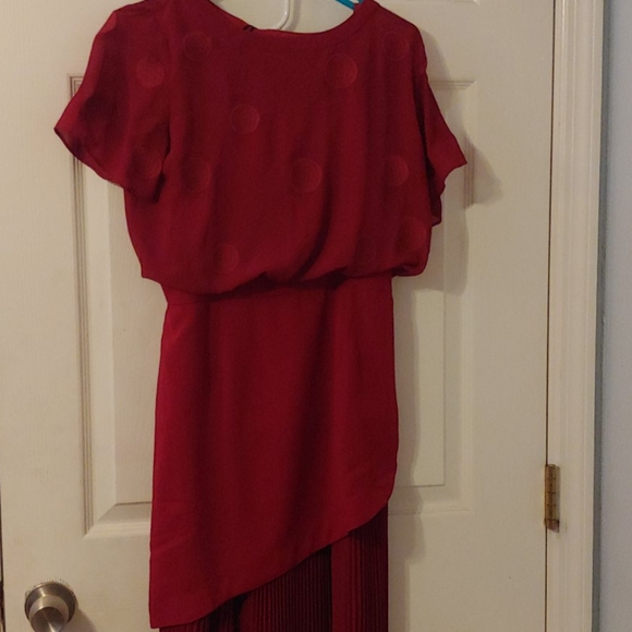 Dress... LADY in RED - Picture 6 of 6